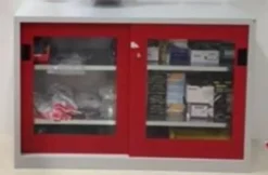 ROOD STALEN PBM KAST PLEXI